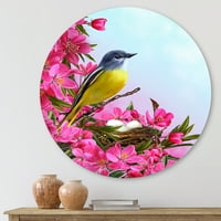 Designart 'pasăre galbenă lângă cuib cu flori roz' artă tradițională de perete din metal cerc-Disc de 11